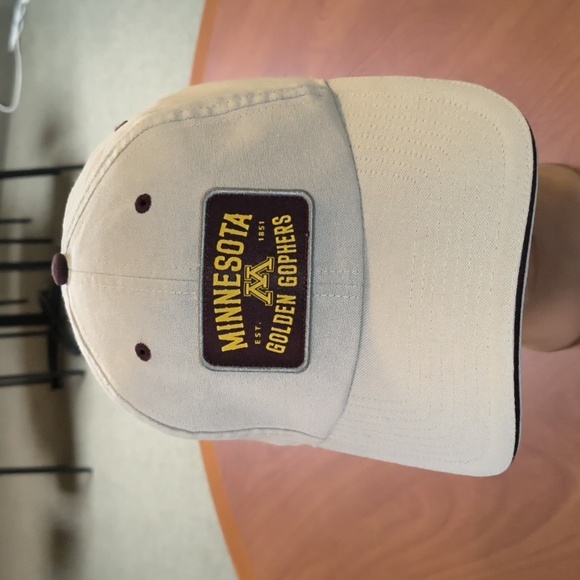 Minnesota Golden Gophers Stitched Patch Strapback Hat Cap